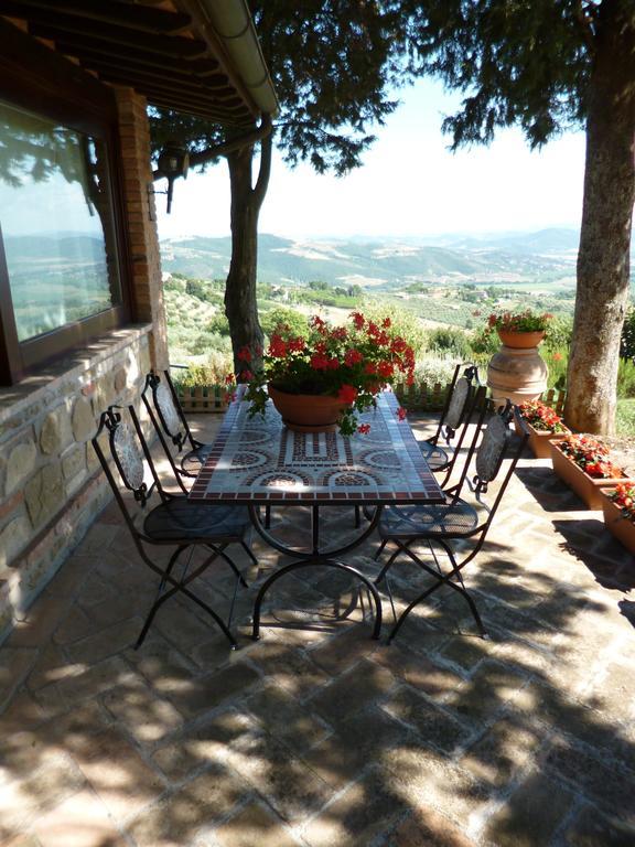 Agriturismo La Bicocca - Apt. "Il Leccio" Castel Rigone Zimmer foto